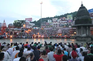 https://nithyananda.org/sites/default/files/photo-gallery/2014-07jul-27-nithyananda-diary_IMG_8076_haridwar-ganga-aarthi.JPG?1406551296