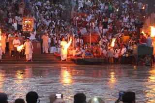 https://nithyananda.org/sites/default/files/photo-gallery/2014-07jul-27-nithyananda-diary_IMG_8102_haridwar-ganga-aarthi.JPG?1406551659