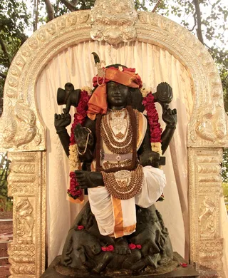 https://nithyananda.org/sites/default/files/photo-gallery/2014-07jul-31-nithyananda-diary_IMG_2440_bidadi-temple.JPG?1406881611