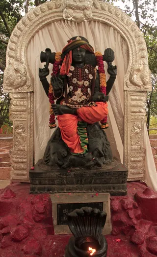 https://nithyananda.org/sites/default/files/photo-gallery/2014-08aug-03rd-nithyananda-diary_IMG_2719_bidadi-temple.JPG?1407130815