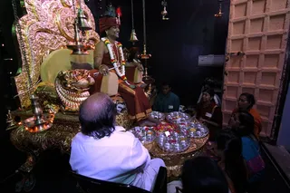 https://nithyananda.org/sites/default/files/photo-gallery/2014-08aug-17-nithyananda-diary_IMG_4435_bidadi-krishna-jenmashtami-morning-padapuja.JPG