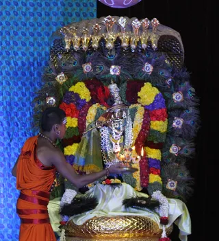 https://nithyananda.org/sites/default/files/photo-gallery/2014-08aug-17-nithyananda-diary_IMG_4495_bidadi-krishna-jenmashtami-morning-nithya-satsang.JPG