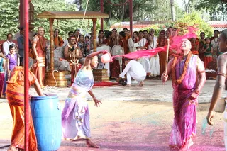 https://nithyananda.org/sites/default/files/photo-gallery/2014-08aug-17-nithyananda-diary_IMG_5212_bidadi-krishna-jenmashtami-evening-uriyadi-nithyanandeshwara-temple.JPG