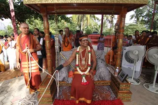 https://nithyananda.org/sites/default/files/photo-gallery/2014-08aug-17-nithyananda-diary_IMG_5233_bidadi-krishna-jenmashtami-evening-uriyadi-nithyanandeshwara-temple.JPG