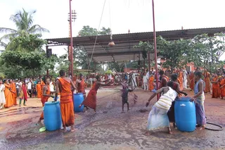 https://nithyananda.org/sites/default/files/photo-gallery/2014-08aug-17-nithyananda-diary_IMG_5251_bidadi-krishna-jenmashtami-evening-uriyadi-nithyanandeshwara-temple.JPG