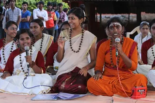 https://nithyananda.org/sites/default/files/photo-gallery/2014-08aug-17-nithyananda-diary_IMG_5443_bidadi-krishna-jenmashtami-evening-singing-nithyanandeshwara-temple.JPG