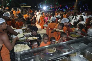 https://nithyananda.org/sites/default/files/photo-gallery/2014-08aug-17-nithyananda-diary_IMG_5565_bidadi-krishna-jenmashtami-evening-food-nithyanandeshwara-temple.JPG