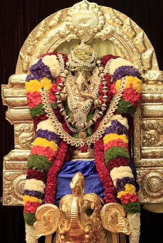 https://nithyananda.org/sites/default/files/photo-gallery/2014-08aug-21-nithyananda-diary_IMG_5287_bidadi-nithya-puja.JPG