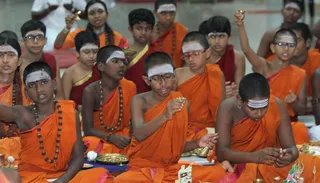 https://nithyananda.org/sites/default/files/photo-gallery/2014-08aug-21-nithyananda-diary_IMG_6444_bidadi-nithya-puja.JPG