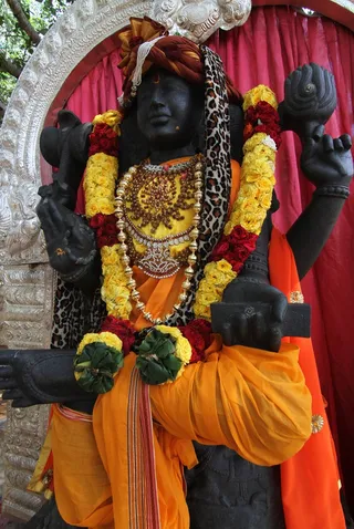 https://nithyananda.org/sites/default/files/photo-gallery/2014-08aug-21-nithyananda-diary_IMG_6477_bidadi-temple.JPG