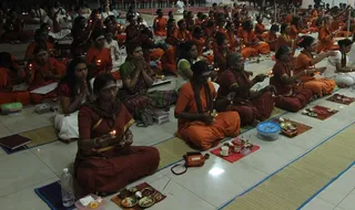https://nithyananda.org/sites/default/files/photo-gallery/2014-08aug-22-nithyananda-diary_IMG_6513_bidadi-nithya-puja.JPG?1408770653