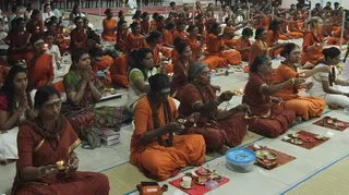 https://nithyananda.org/sites/default/files/photo-gallery/2014-08aug-22-nithyananda-diary_IMG_6514_bidadi-nithya-puja.JPG?1408770658
