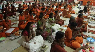 https://nithyananda.org/sites/default/files/photo-gallery/2014-08aug-22-nithyananda-diary_IMG_6515_bidadi-nithya-puja.JPG?1408770661