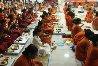 https://nithyananda.org/sites/default/files/photo-gallery/2014-08aug-22-nithyananda-diary_IMG_6516_bidadi-nithya-puja.JPG?1408770672