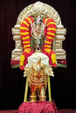 https://nithyananda.org/sites/default/files/photo-gallery/2014-08aug-25-nithyananda-diary_IMG_8630_bidadi-lord-ganesha.JPG?1408971875