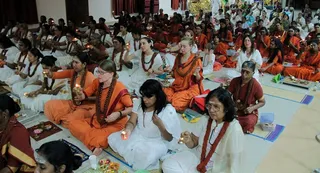 https://nithyananda.org/sites/default/files/photo-gallery/2014-08aug-25-nithyananda-diary_IMG_8642_bidadi-nithya-puja-devotees.JPG?1408972435