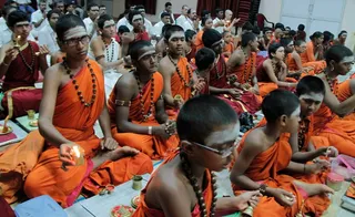 https://nithyananda.org/sites/default/files/photo-gallery/2014-08aug-25-nithyananda-diary_IMG_8646_bidadi-nithya-puja-devotees.JPG?1408972457