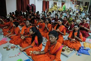 https://nithyananda.org/sites/default/files/photo-gallery/2014-08aug-25-nithyananda-diary_IMG_8649_bidadi-nithya-puja-devotees.JPG?1408972493