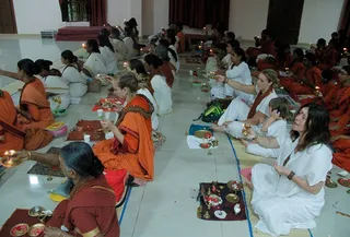 https://nithyananda.org/sites/default/files/photo-gallery/2014-08aug-25-nithyananda-diary_IMG_8651_bidadi-nithya-puja-devotees.JPG?1408972501