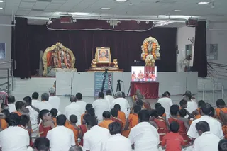 https://nithyananda.org/sites/default/files/photo-gallery/2014-08aug-25-nithyananda-diary_IMG_8660_bidadi-nithya-puja-devotees.JPG?1408972824