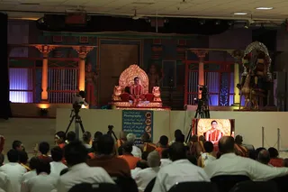https://nithyananda.org/sites/default/files/photo-gallery/2014-08aug-26-nithyananda-diary_IMG_8397_bidadi-swamiji-nithya-satsang-crowd-devotees.JPG?1409142972