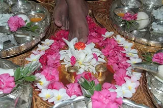 https://nithyananda.org/sites/default/files/photo-gallery/2014-08aug-29-nithyananda-diary_IMG_0154_bidadi-padapuja-swamiji.JPG?1409375010