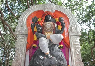 https://nithyananda.org/sites/default/files/photo-gallery/2014-09sep-03-nithyananda-diary_IMG_2135_bidadi-temple-dakshinamoorthi.JPG?1409748853