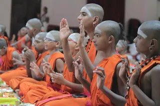 https://nithyananda.org/sites/default/files/photo-gallery/2014-09sep-05-nithyananda-diary_IMG_2263_bidadi-nithya-puja-arati-balasanth-blessing-crowd.JPG?1410263130