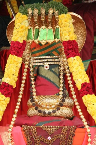 https://nithyananda.org/sites/default/files/photo-gallery/2014-09sep-05-nithyananda-diary_IMG_2550_bidadi-temple-sanctum-swayambu-lingam.JPG?1410263232