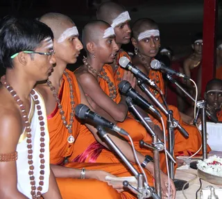 https://nithyananda.org/sites/default/files/photo-gallery/2014-09sep-06-nithyananda-diary_IMG_3002_bidadi-temple-homa-balasanth-chanting.JPG