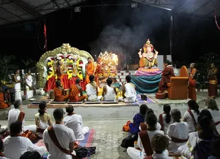 https://nithyananda.org/sites/default/files/photo-gallery/2014-09sep-06-nithyananda-diary_IMG_3088_bidadi-temple-homa-swamiji-ia-participants.JPG