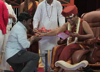 https://nithyananda.org/sites/default/files/photo-gallery/2014-09sep-07-nithyananda-diary_IMG_3280_bidadi-kalpataru-darshan-swamiji-devotees.JPG
