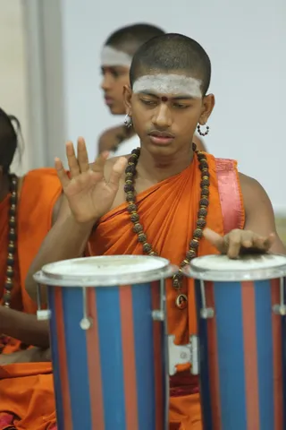 https://nithyananda.org/sites/default/files/photo-gallery/2014-09sep-11th-nithyananda-diary_IMG_4441_bidadi-kirthan.JPG