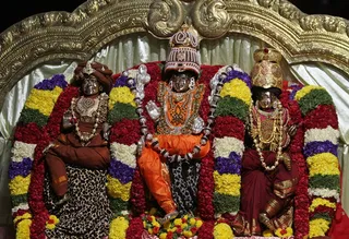 https://nithyananda.org/sites/default/files/photo-gallery/2014-09sep-11th-nithyananda-diary_IMG_4646_bidadi-homa.JPG