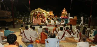 https://nithyananda.org/sites/default/files/photo-gallery/2014-09sep-11th-nithyananda-diary_IMG_4692_bidadi-homa.JPG