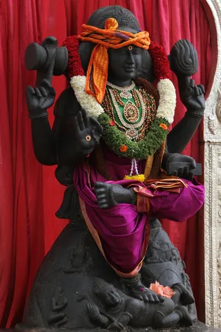 https://nithyananda.org/sites/default/files/photo-gallery/2014-09sep-13th-nithyananda-diary_IMG_5156_bidadi-temple-dakshinamurthi.JPG?1411102621