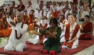 https://nithyananda.org/sites/default/files/photo-gallery/2014-09sep-13th-nithyananda-diary_IMG_5275_bidadi-maheshwari-puja.JPG?1411102310