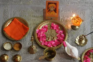 https://nithyananda.org/sites/default/files/photo-gallery/2014-09sep-16th-nithyananda-diary_IMG_6798_bidadi-paduka-puja.JPG?1411105075
