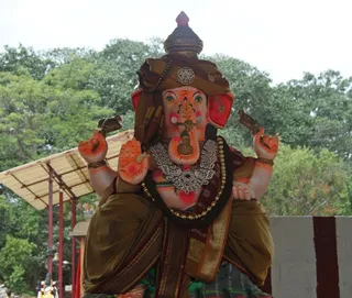 https://nithyananda.org/sites/default/files/photo-gallery/2014-09sep-17-nithyananda-diary_IMG_7225_bidadi-temple-lord-ganesha.JPG?1411107223