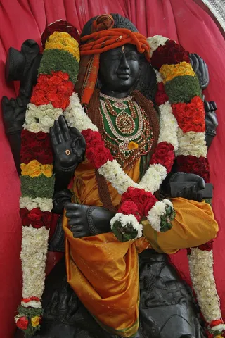 https://nithyananda.org/sites/default/files/photo-gallery/2014-09sep-17-nithyananda-diary_IMG_7243_bidadi-temple-dakshinamoorthi.JPG?1411107238
