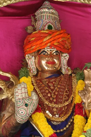 https://nithyananda.org/sites/default/files/photo-gallery/2014-09sep-18-nithyananda-diary_IMG_7355_bidadi-temple-sanctum-anandeshwara_0.JPG?1411159759