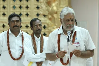 https://nithyananda.org/sites/default/files/photo-gallery/2014-09sep-20-nithyananda-diary_IMG_7787_bidadi-ndy-nithya-dhyaan-yoga-session-devotees-crowd.JPG?1412412390