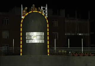 https://nithyananda.org/sites/default/files/photo-gallery/2014-09sep-22nd-nithyananda-diary_IMG_8334_bidadi-rudrabhisekam.JPG?1411458634