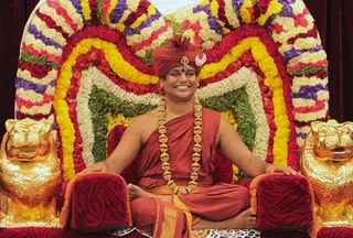 https://nithyananda.org/sites/default/files/photo-gallery/2014-09sep-26th-nithyananda-diary_IMG_8409_bidadi-navaratri-celebration-swamiji.JPG?1411813337
