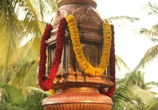 https://nithyananda.org/sites/default/files/photo-gallery/2014-09sep-26th-nithyananda-diary_IMG_9387_bidadi-temple.JPG?1411813291