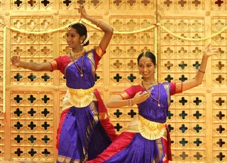 https://nithyananda.org/sites/default/files/photo-gallery/2014-09sep-26th-nithyananda-diary_IMG_9547_bidadi-navaratri-celebration-dance.JPG?1411813425