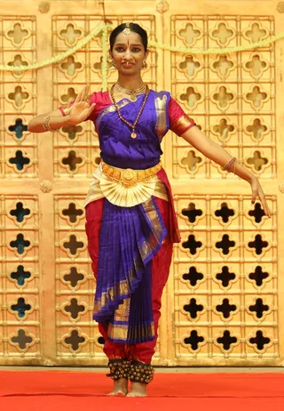 https://nithyananda.org/sites/default/files/photo-gallery/2014-09sep-26th-nithyananda-diary_IMG_9569_bidadi-navaratri-celebration-dance.JPG?1411813443
