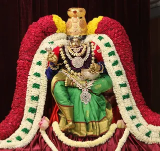 https://nithyananda.org/sites/default/files/photo-gallery/2014-09sep-27-nithyananda-diary_IMG_9808_bidadi-deity-rajarajeshwari.JPG?1412408245
