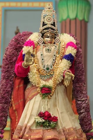 https://nithyananda.org/sites/default/files/photo-gallery/2014-09sep-28th--nithyananda-diary_IMG_9631%202_bidadi.JPG?1411986803