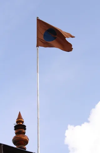 https://nithyananda.org/sites/default/files/photo-gallery/2014-09sep-28th--nithyananda-diary_IMG_9878_bidadi-flag.JPG?1411986819